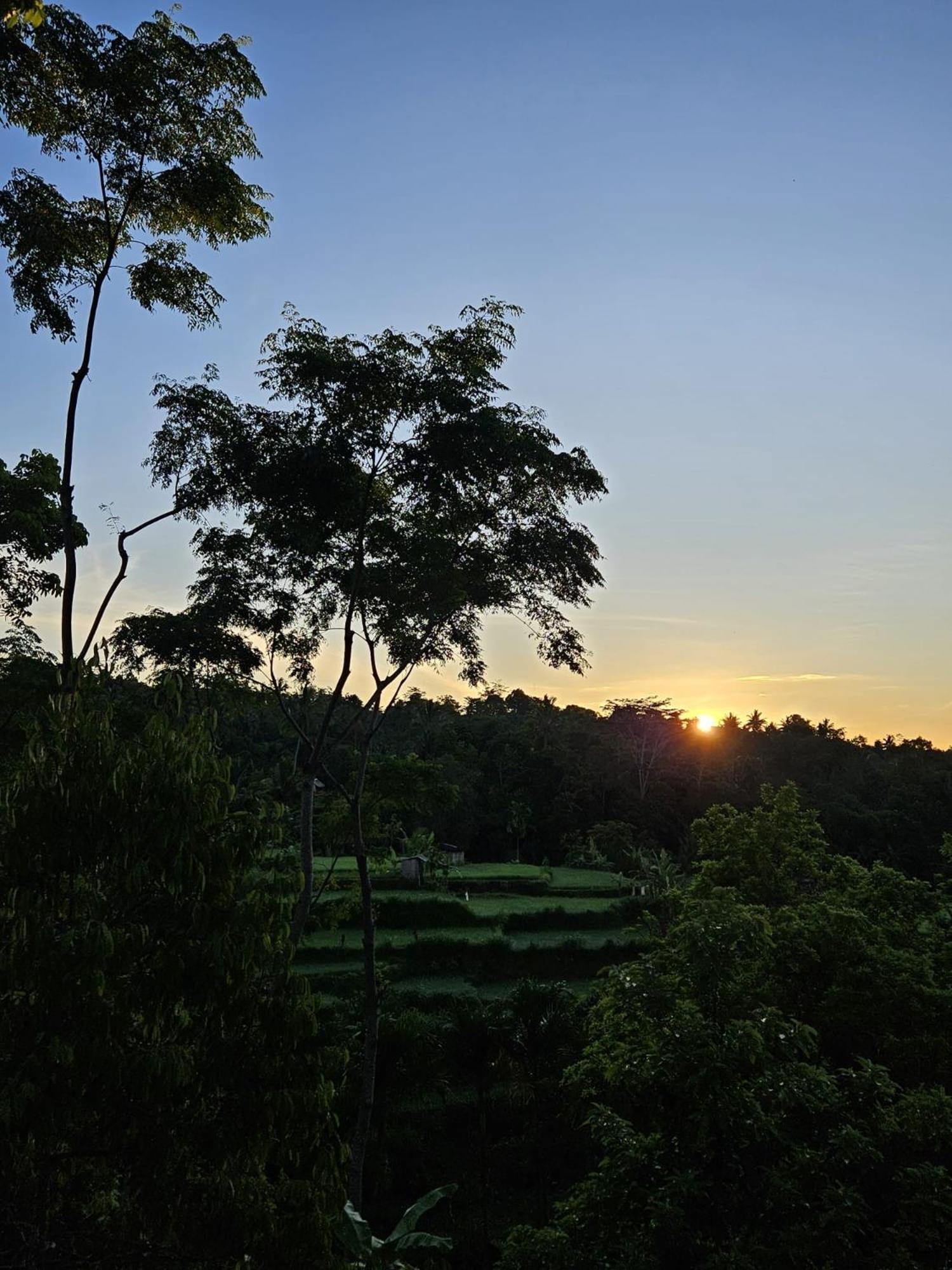 Tetebatu Fullmoon Hotel Exterior foto